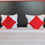 Hotel Logis Le Grand Château-du-Loir