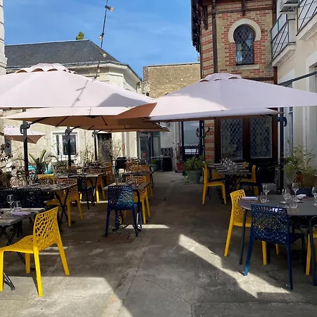 Logis Le Grand Chateau-du-Loir