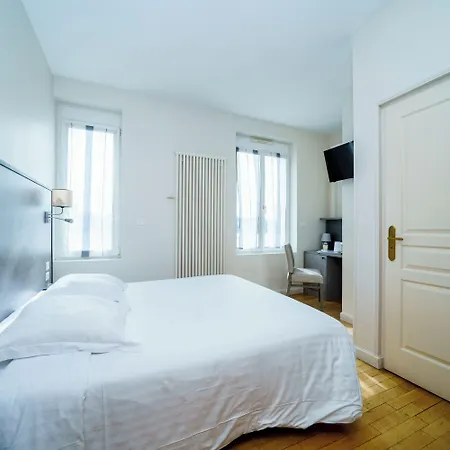 Hotel Logis Le Grand Château-du-Loir