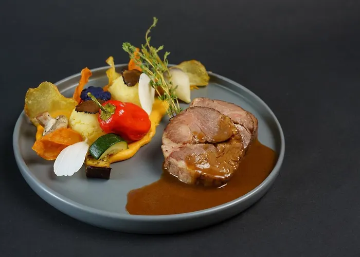 Logis Le Grand Hotel Château-du-Loir