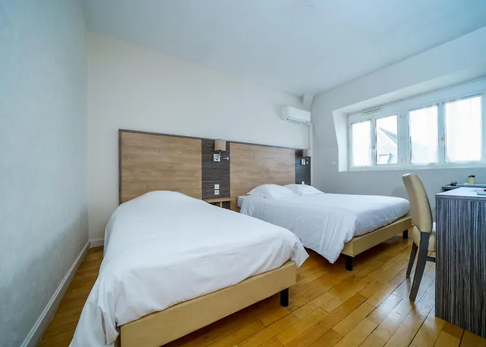 Hotel Logis Le Grand 3*