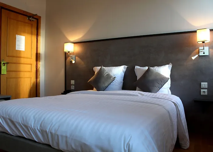 Otel Logis Le Grand 3*