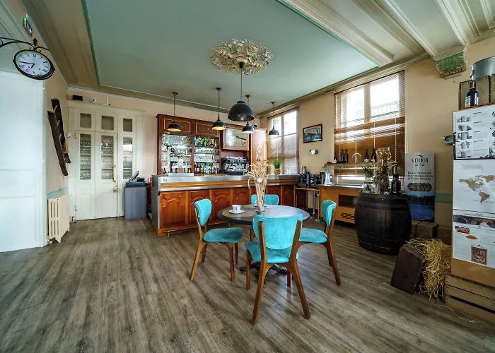 Logis Le Grand Hotel Château-du-Loir