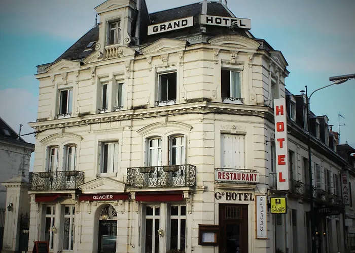 Hotel Logis Le Grand 3*