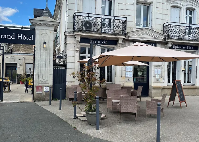 Hotel Logis Le Grand Chateau-du-Loir