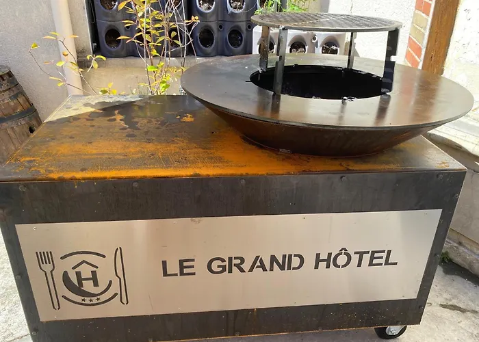 Hotel Logis Le Grand Château-du-Loir