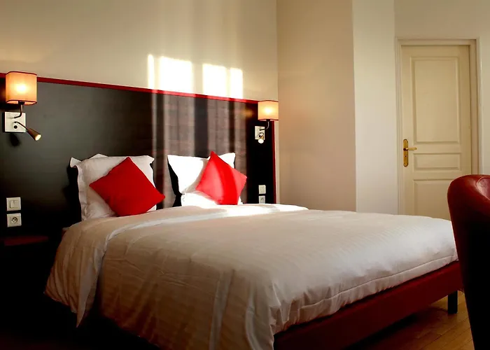 Logis Le Grand Hotel Château-du-Loir