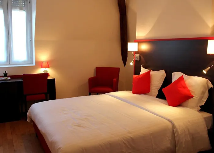 Hotel Logis Le Grand Château-du-Loir